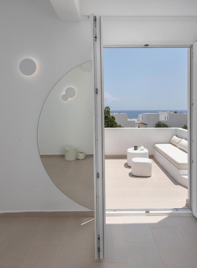 Voca Hotel & Suites Kamari  Bagian luar foto