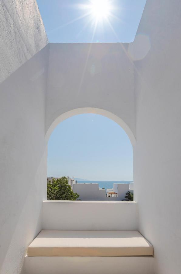 Voca Hotel & Suites Kamari  Bagian luar foto