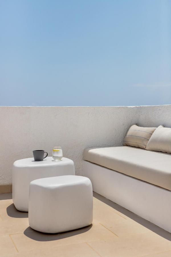 Voca Hotel & Suites Kamari  Bagian luar foto